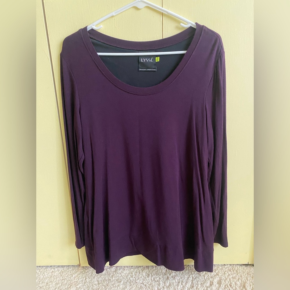 Burgundy top, lined for flattering fit. Size M
